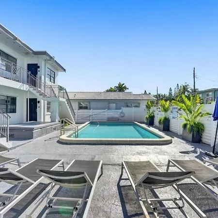 Waves On Desoto 1 Bed Pool View # 6 Apartment